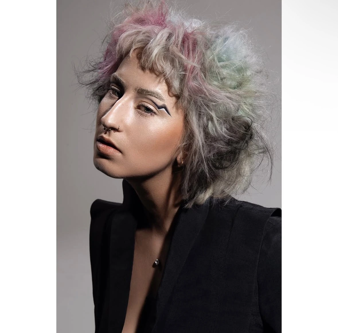 Fashion portrait from Storm Nijhuis's styling assistance with Annet Veerbeek, image 9413.