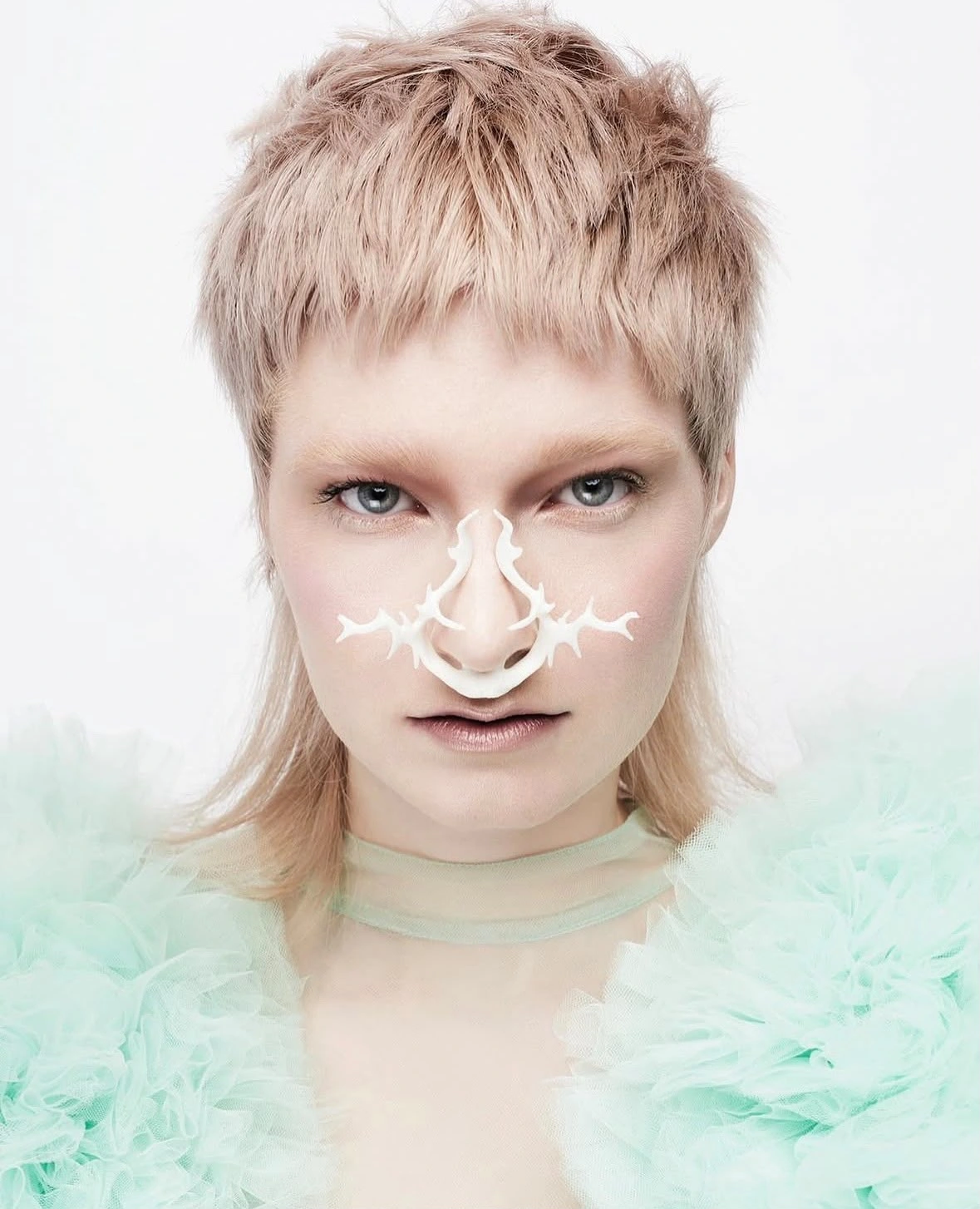 Styling-assistance photograph 03 for Remix Hair. Styling by Annet Veerbeek, assisted by Storm Nijhuis.
